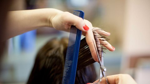 Crop Bob: Diesen vielseitigen Frisuren-Trend tragen jetzt alle Frauen! - Foto: redshorts/Getty Images (Themenbild)