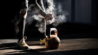 CrossFit gilt als härtestes Fitness-Training der Welt. Ist aber trotzdem für Anfänger geeignet.