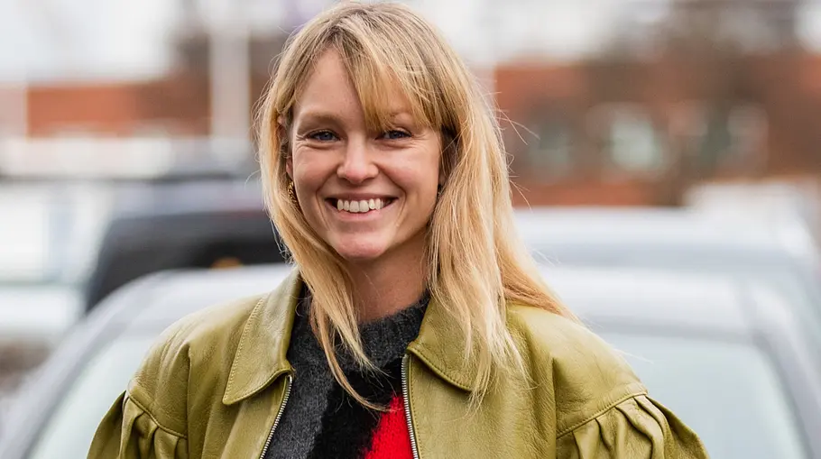 Lange Haare mit Curtain Bangs und Seitenscheitel Curtain Bangs selber schneiden: Einfache Anleitung für die trendige Pony-Frisur