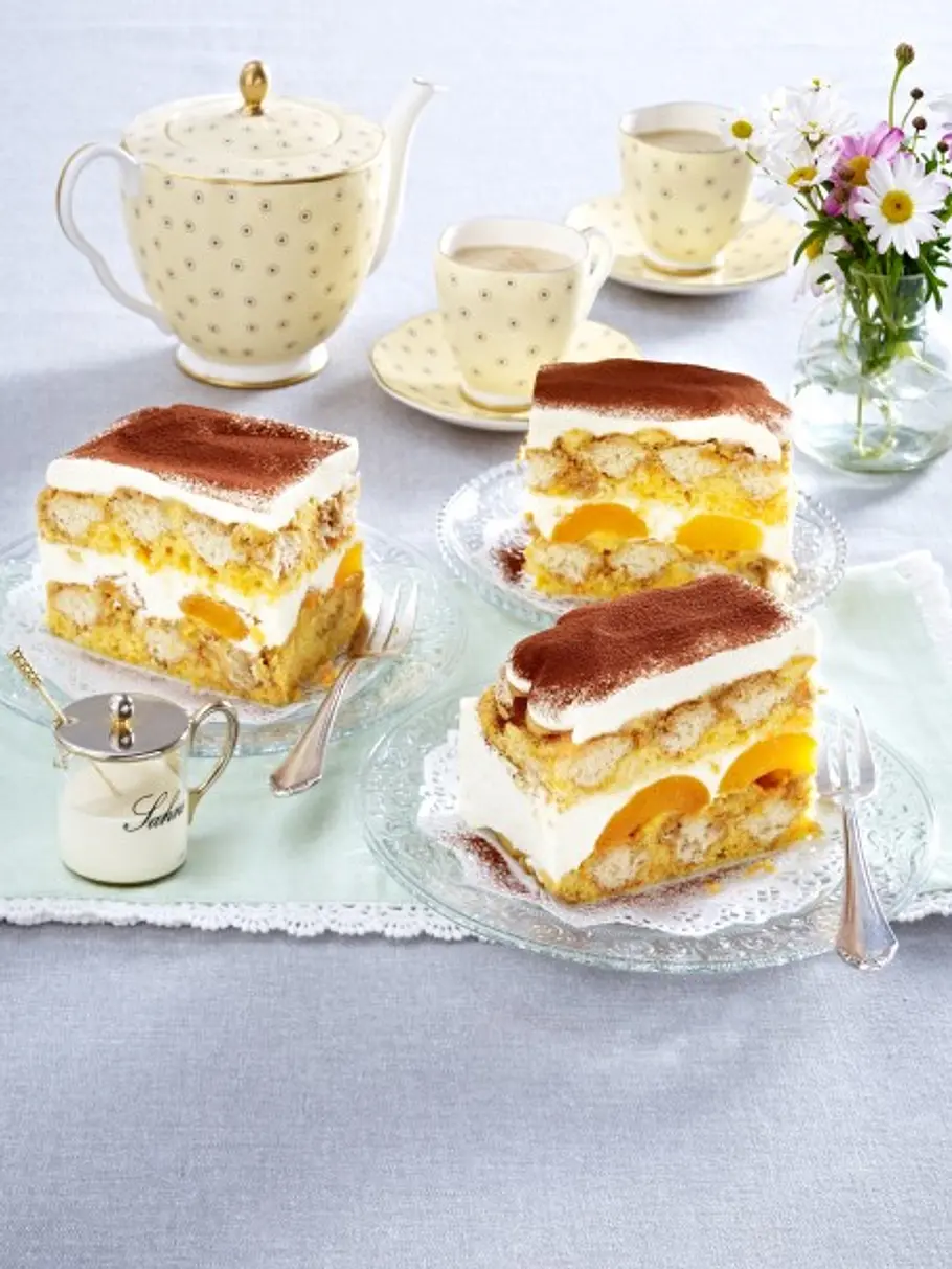 Tiramisu-Kuchen vom Blech mit Aprikosen d g f5761802_450x600
