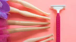 Damenrasierer-Test: Fünf Redakteurinnen testen Rasierer - Foto: iStock/ Yurii Sliusar Damenrasierer-Test: Fünf Redakteurinnen testen Rasierer - Foto: iStock/ Yurii Sliusar