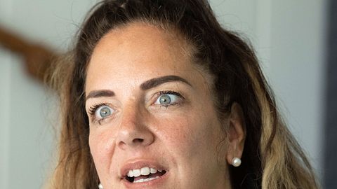 Danni Büchner mit neuer Frisur! Jetzt spielen alle verrückt! - Foto: IMAGO / nicepix.world