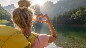 Date mit mir selbst: Wie Solo Dates mir helfen, mein Selbstvertrauen zu stärken - Foto: Mystockimages/iStock Date mit mir selbst: Wie Solo Dates mir helfen, mein Selbstvertrauen zu stärken - Foto: Mystockimages/iStock