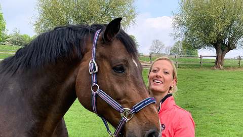 Bäuerin Denise sucht bei Bauer sucht Frau einen Partner. - Foto: TV Now