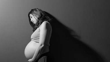 Mütter mit postpartaler Depression brauchen dringend Hilfe. Die Ergebnisse der Studie der Universität Zürich sollen zu Verbesserung der Hilfsangebote beitragen. - Foto: iStock