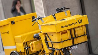 Deutsche Post: Neue Hiobsbotschaft! - Foto: IMAGO / Wolfgang Maria Weber