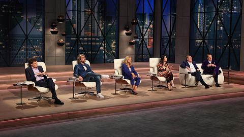 Die DHDL-Jury wartet auf neue Ideen der Start-ups. - Foto: RTL