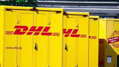 DHL erhöht das Porto für Pakete. - Foto: iStock