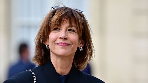 Sophie Marceau: Diese 5 fransigen & stufigen Frisuren für Frauen ab 50 machen dich 10 Jahren jünger - Foto: Christian Liewig - Corbis / Kontributor / Getty Images