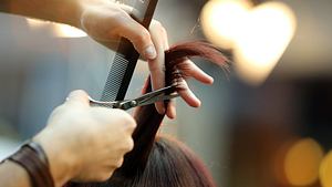 Haare schneiden - Foto: iStock/wideonet