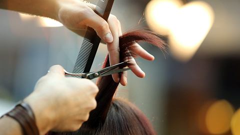 Haare schneiden - Foto: iStock/wideonet