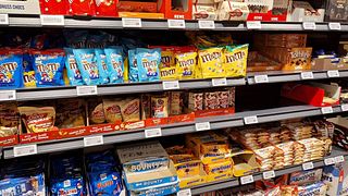 Das wars! Diese beliebte Schokolade fliegt aus dem Supermarkt-Regal - Foto: IMAGO / Eibner