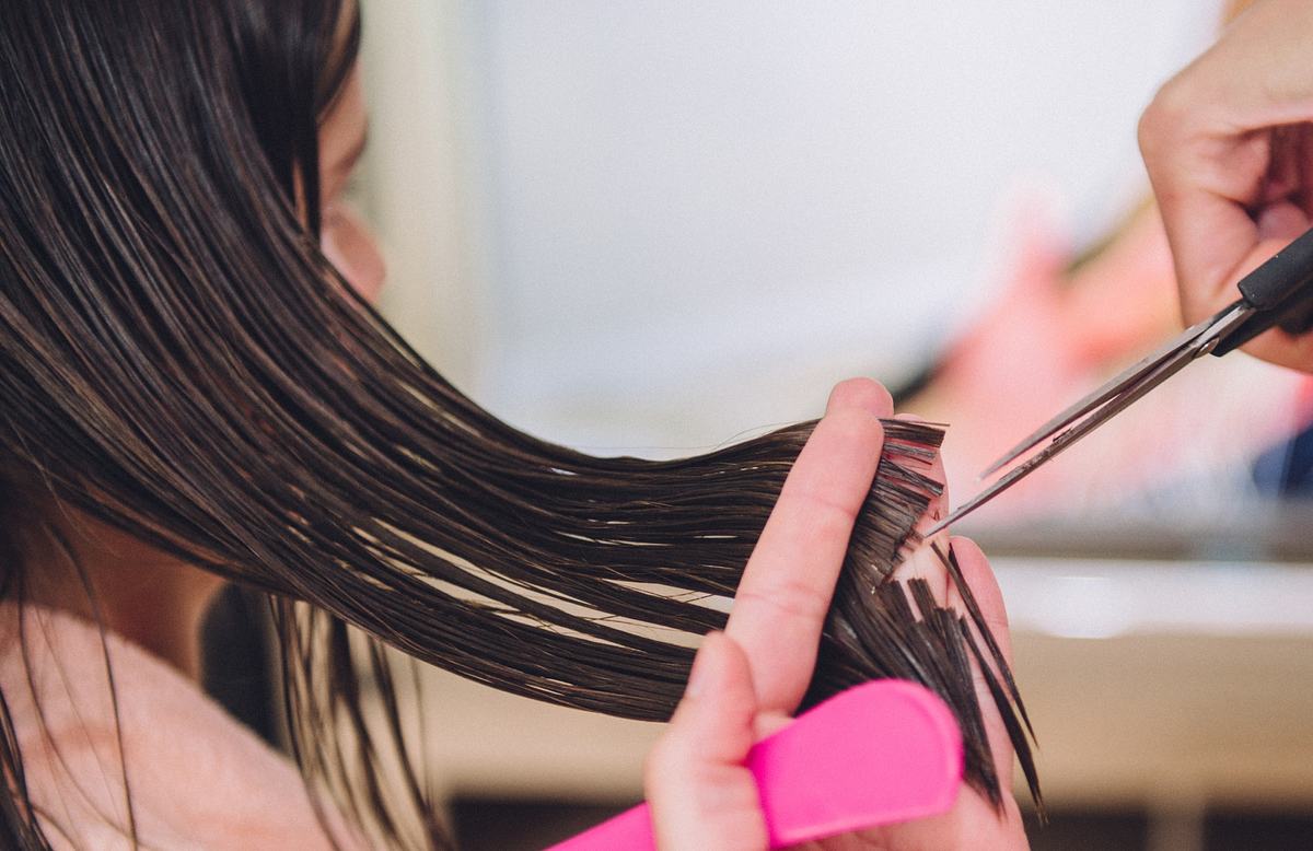 Diese frechen, mittellangen Frisuren für runde Gesichter liegen im Trend. 