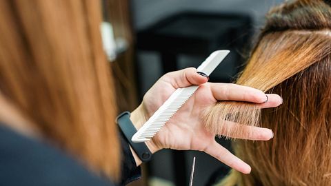 Diese 5 Frisuren für lange Haare sind gerade angesagt - Foto: iStock/okskukuruza