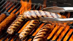 Bratwürste auf dem Grill - Foto: grandriver/iStock