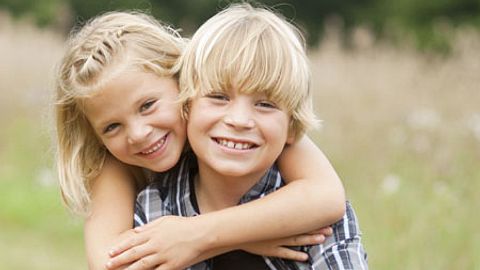 dinge die nur menschen verstehen die juengere geschwister haben - Foto: iStock