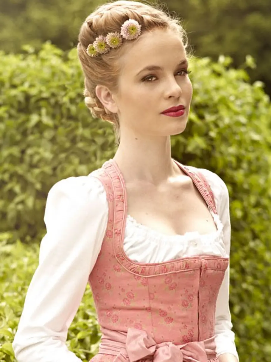 Zwei Zöpfe: dirndl frisuren