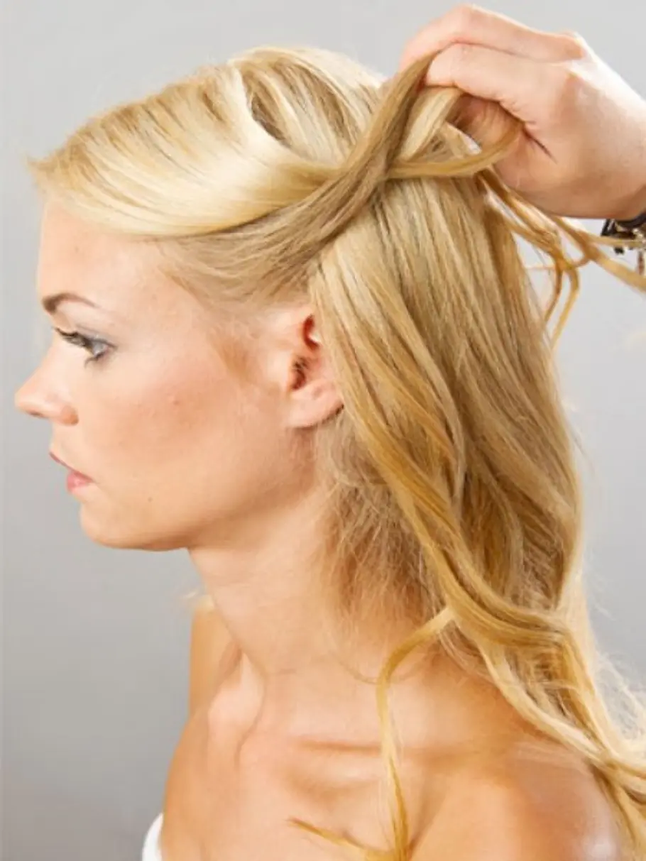 Anleitung für den seitlichen Haarknoten dirndl frisuren gl