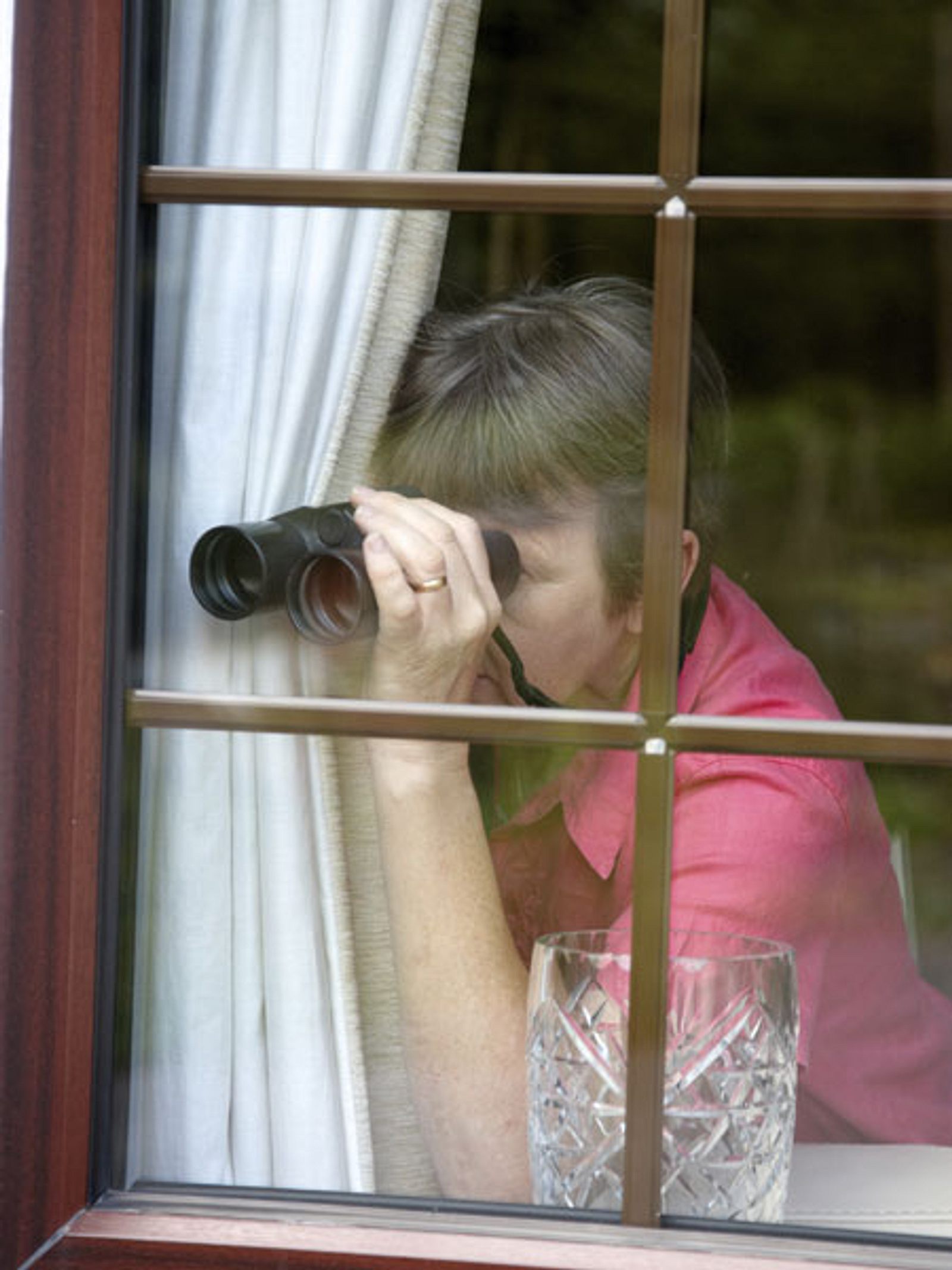 Sichtschutz Fenster gegen neugierige Nachbarn