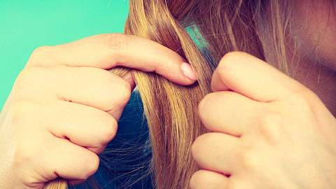 Der neue Haartrend heißt: DNA-Hair! Was sind das für Zöpfe? - Foto: iStock
