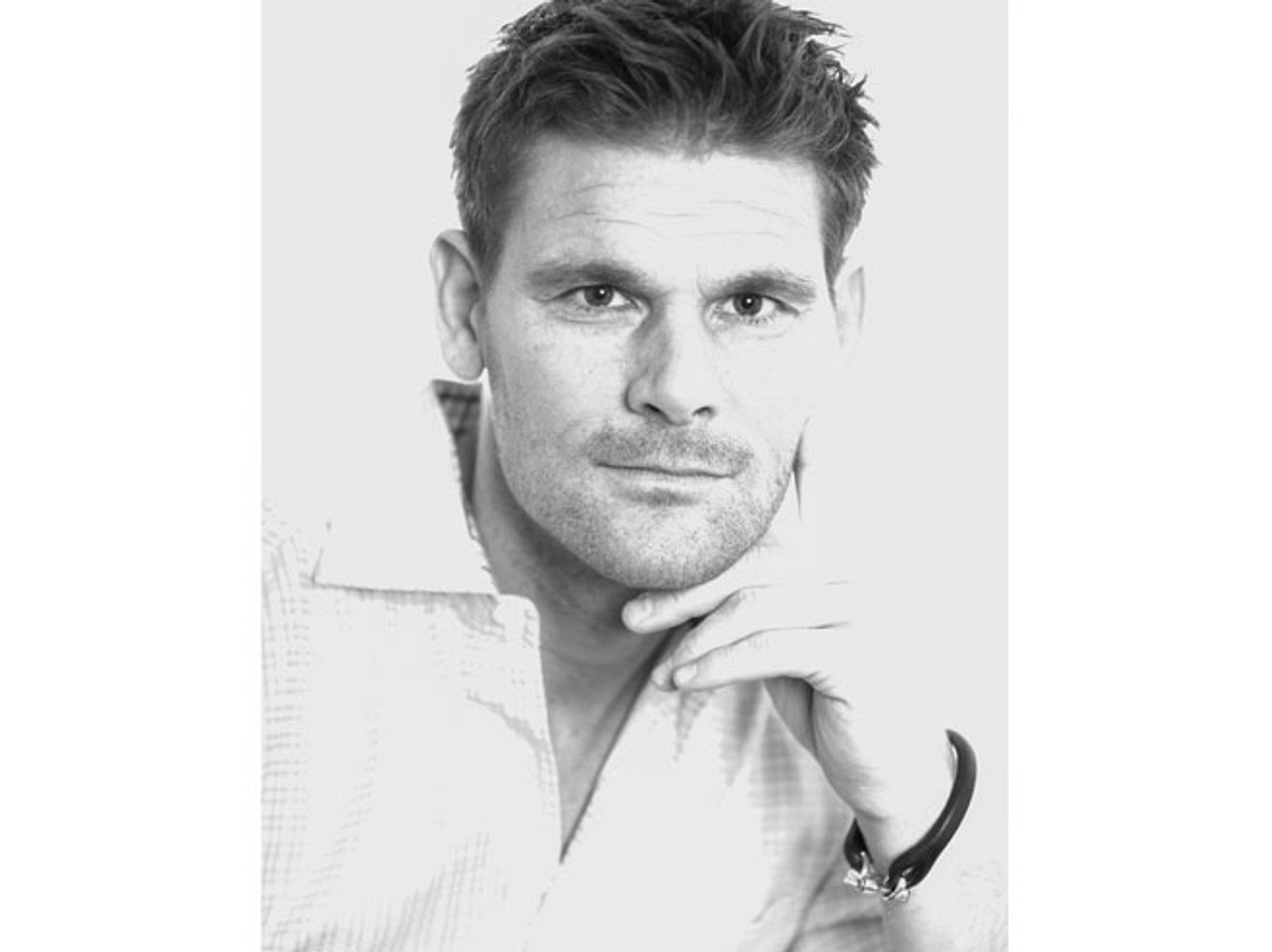 Dominik Borde ist Beziehungscoach und Gründer des Unternehmens Sozialdynamik Dominik Borde ist Beziehungscoach und Gründer des Unternehmens Sozialdynamik