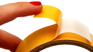 Doppelseitiges Klebeband multi-Nutzen - Foto: iStock