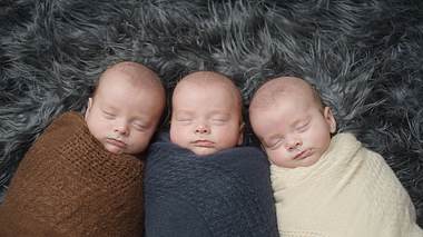 Drei Schwestern kriegen drei Babys in drei Tagen - Foto: iStock / RealCreation