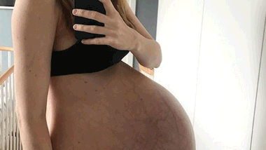 Mit diesem XXL-Babybauch wird eine Mutter auf Instagram berühmt. - Foto: Instagram: triplets_of_copenhagen