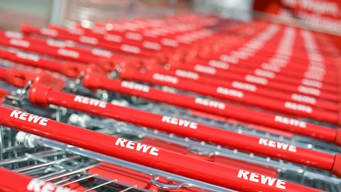 Rewe und Edeka schlagen Alarm! So teuer wirds jetzt - Foto: kontrast-fotodesign/iStock (Symbolbild)
