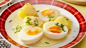 Eier in Senfsoße nach Omas Rezept: Klassisch mit Petersilienkartoffeln - Foto: Bauer Media Group