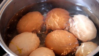 Eier im Backofen kochen - Foto: iStock