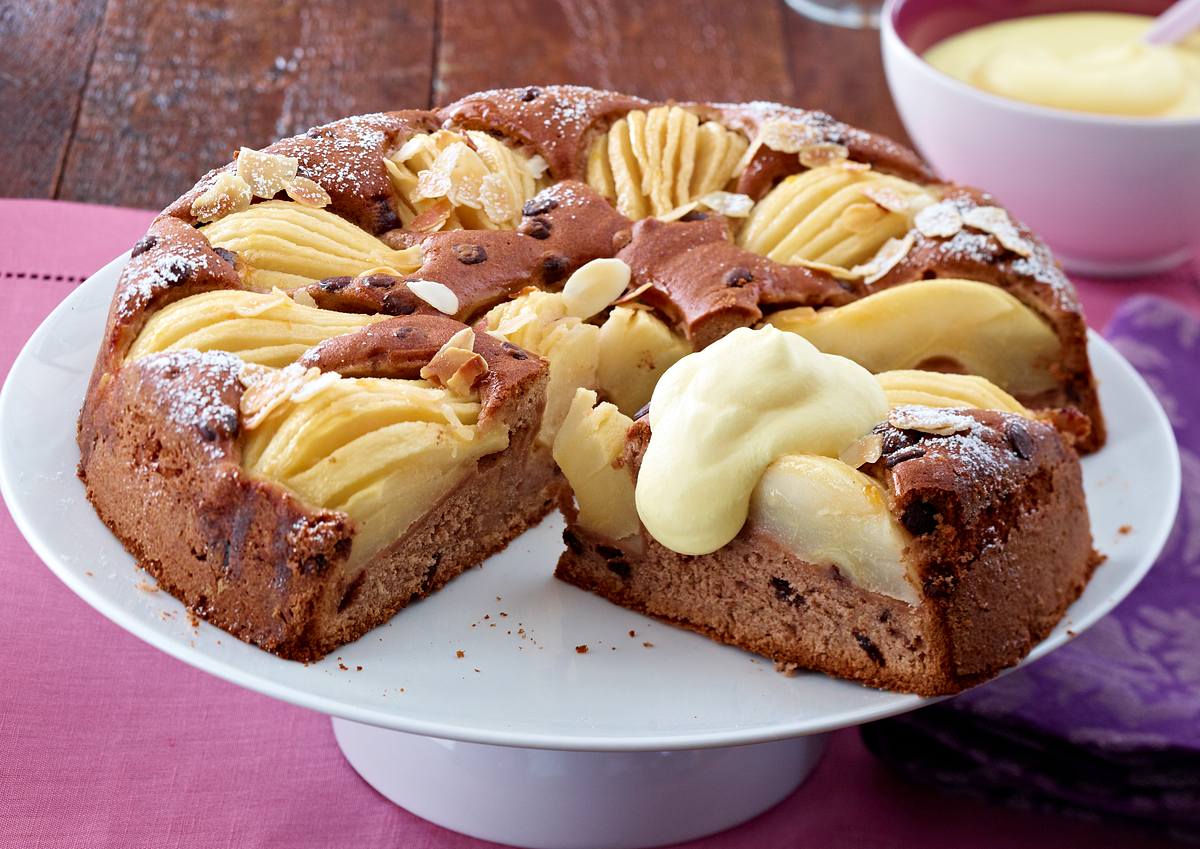 Eierlikör-Kuchen mit versunkenen Birnen