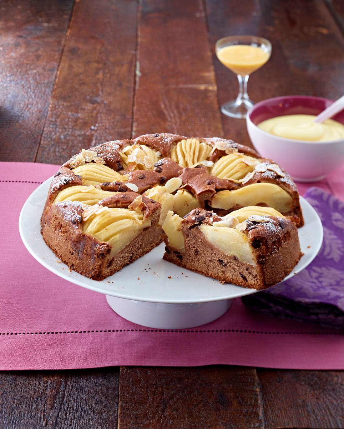 Eierlikör-Kuchen mit versunkenen Birnen Eierlikör-Kuchen mit versunkenen Birnen