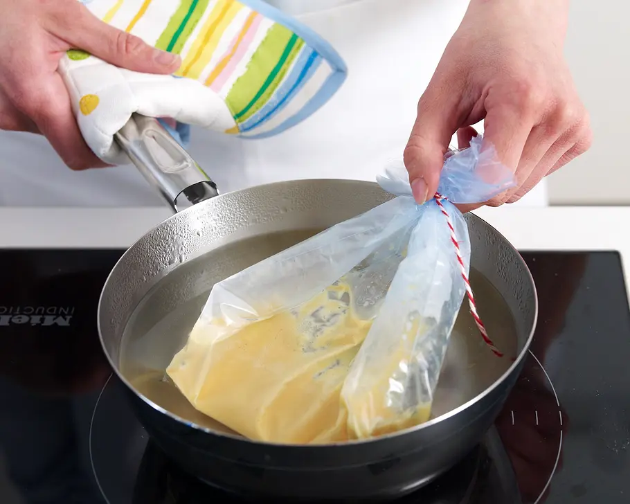 Eierstich selbst machen: Schnelles Rezept mit Gefrierbeutel