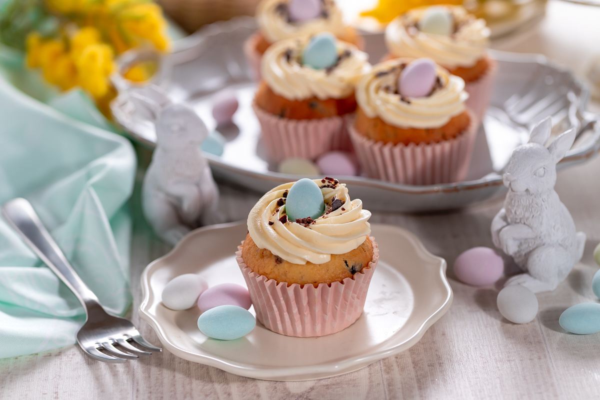 Backen zu Ostern: Karottenküchlein mit Frischkäse-Topping