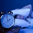 Wir verraten, warum bei Einschlafstörungen deine Sorgen nachts wirklich größer sind als tagsüber. - Foto: iStock