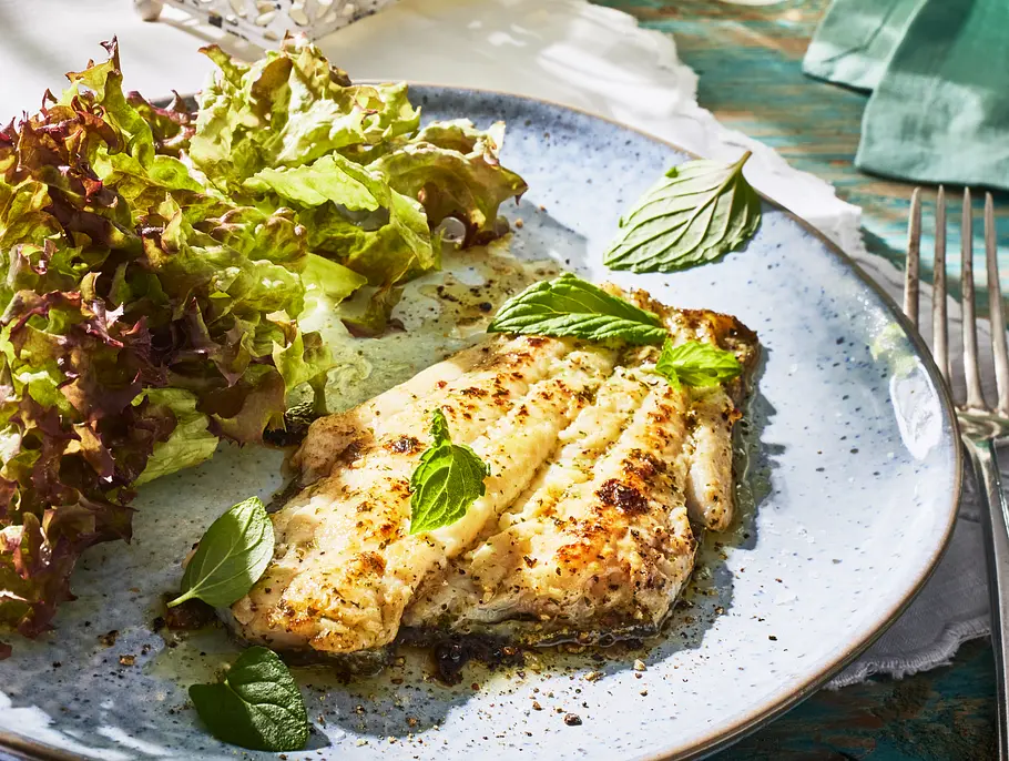 Eiweiß Rezept für Scholle mit grünem Salat Eiweiß Rezept für Scholle mit grünem Salat