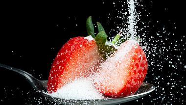 Aufgepasst! Darum solltest du deine Erdbeeren unbedingt salzen! - Foto: IMAGO / Panthermedia