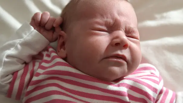 Wenn dein Baby eine Erkältung hat, helfen diese Hausmittel. - Foto: iStock/micheldenijs Wenn dein Baby eine Erkältung hat, helfen diese Hausmittel. - Foto: iStock/micheldenijs