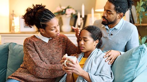 erkältete Familie - Foto: AdobeStock/Lumos sp