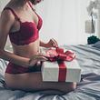 13 erotische Geschenke für heiße Stunden zu zweit - Foto: iStock/ Deagreez