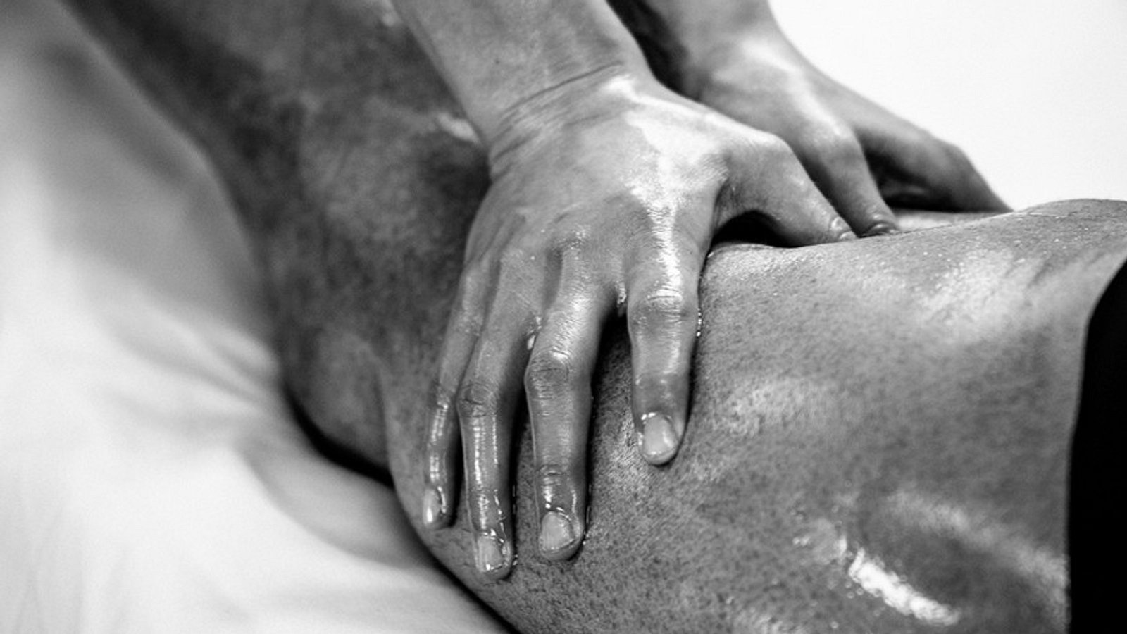 Mit dieser erotischen Massage kommt jeder zum Happy End | Wunderweib