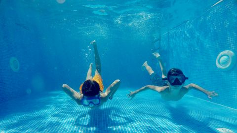 Schwimmbad - Foto: iStock / aydinmutlu