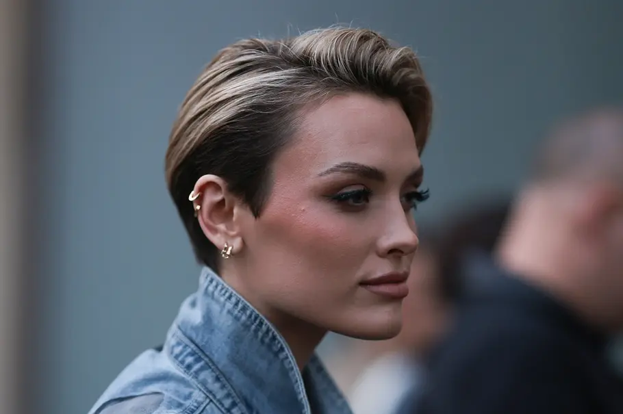 Extravagant: Long Pixie Cut-Frisur mit Sidecut Der Pixie Cut für dünnes Haar in einer längeren Version: Der Long Pixie Cut.