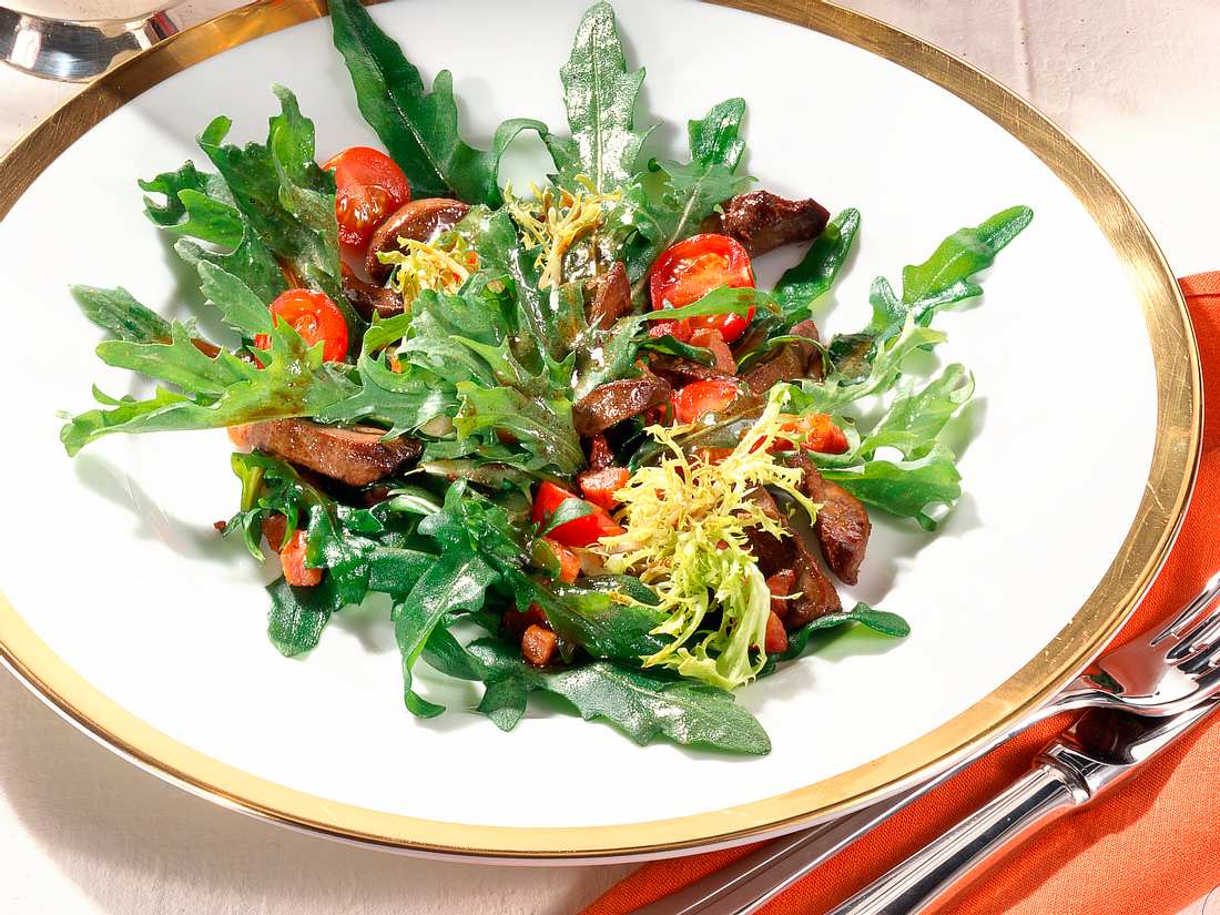 Salat mit Putenstreifen Salat mit Putenstreifen