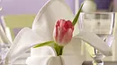 faltanleitung tulpenserviette - Foto: Bauer Media Group