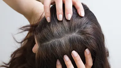 Farbshampoo Plantur 39 - Foto: istock/ Alina Humeniuk 