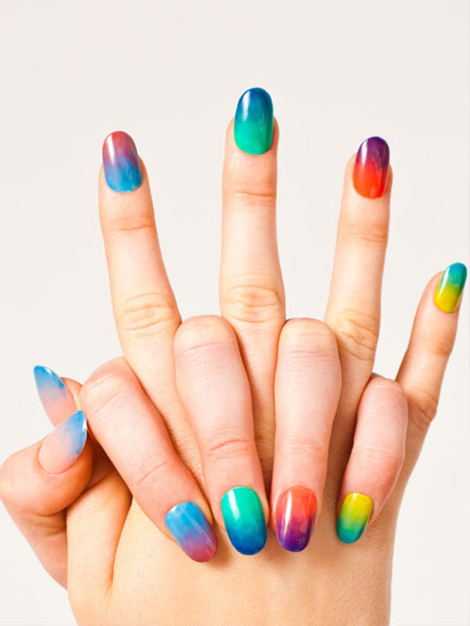Дизайн маникюра разного цвета. Разноцветные ногти. Яркие разноцветные ногти. Яркий цветной маникюр. Радужные ногти.