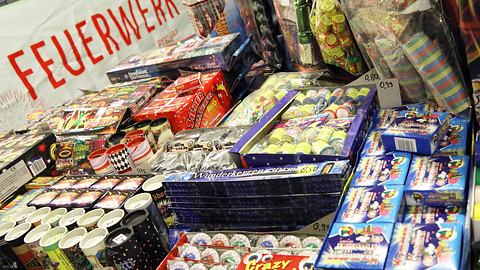 Diese Supermärkte verkaufen kein Feuerwerk mehr! - Foto: imago images / Sabine Gudath