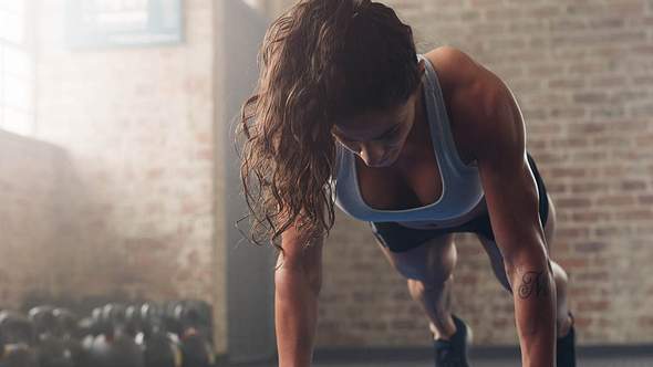 Fitness-Challenge: In 30 Tagen den ganzen Körper in Topform bringen - Foto: iStock / jacoblund